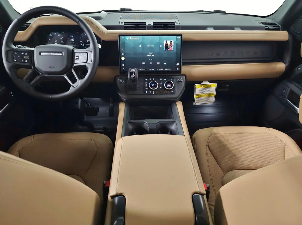 New 2026 Santorini Black Land Rover X-Dynamic SE image 10