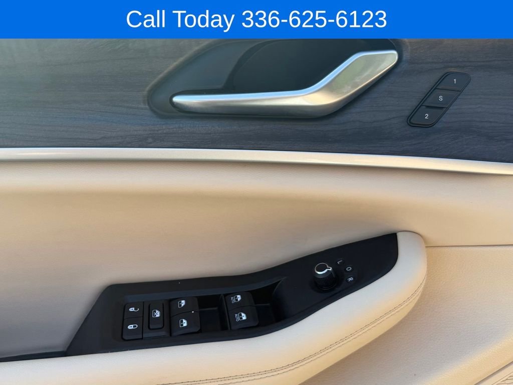 Used 2023 White Jeep Limited image 14