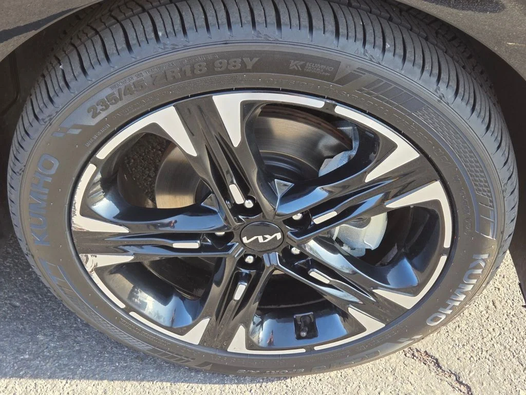 Used 2024 Black Kia GT-Line image 9