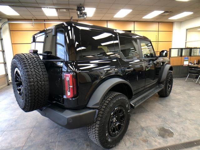 New 2026 Shadow Black Ford Outer Banks® image 7