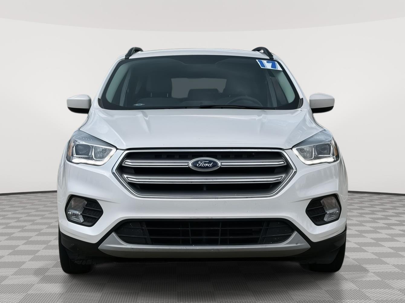 Used 2017 Ford Escape SE with VIN 1FMCU9GD3HUC66210 for sale in Kansas City