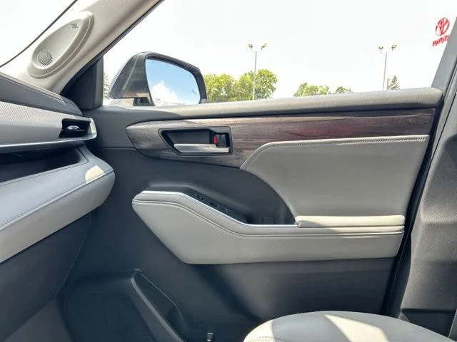Used 2022 Gray Toyota Platinum image 47