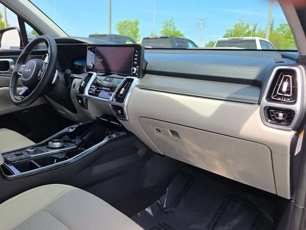 Used 2023 Gray Kia SX Prestige image 6