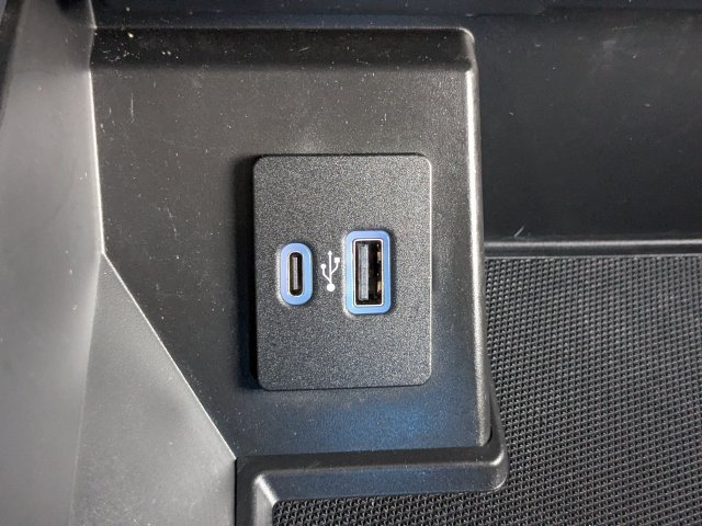 Used 2021 Gray Metallic Ford Lariat image 20