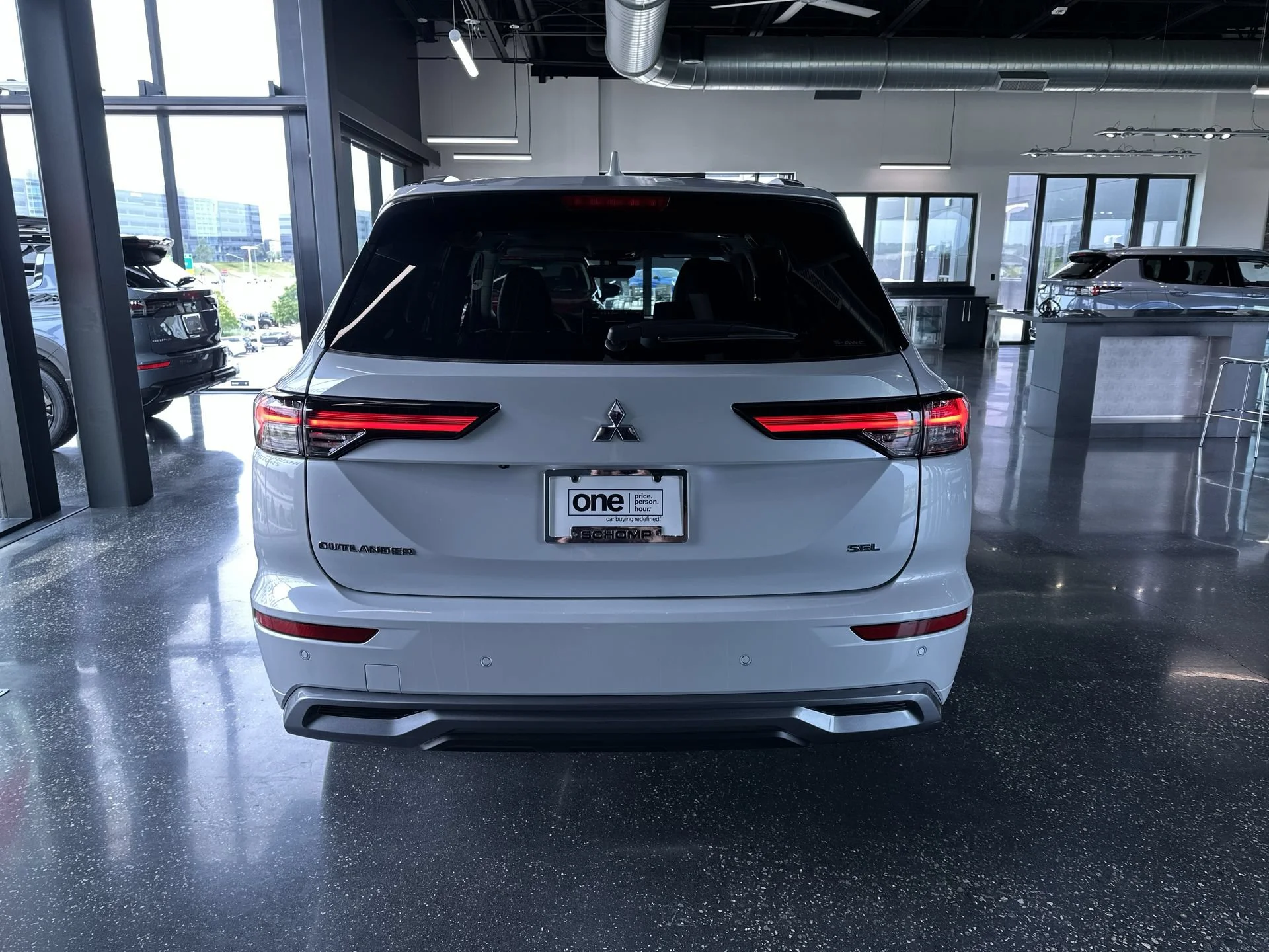 New 2026 White Diamond Mitsubishi SEL image 7