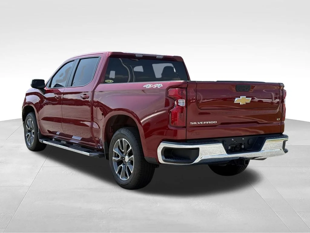 Used 2023 Red Chevrolet LT image 3