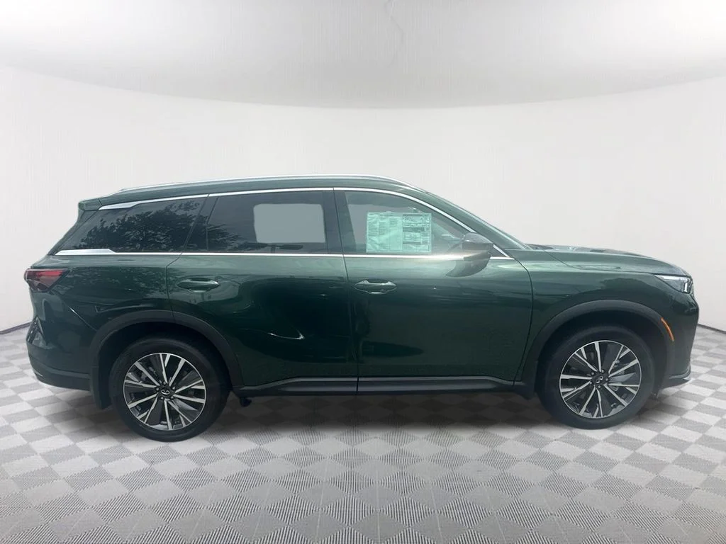 New 2027 DEEP EMERALD INFINITI Luxe FWD image 4