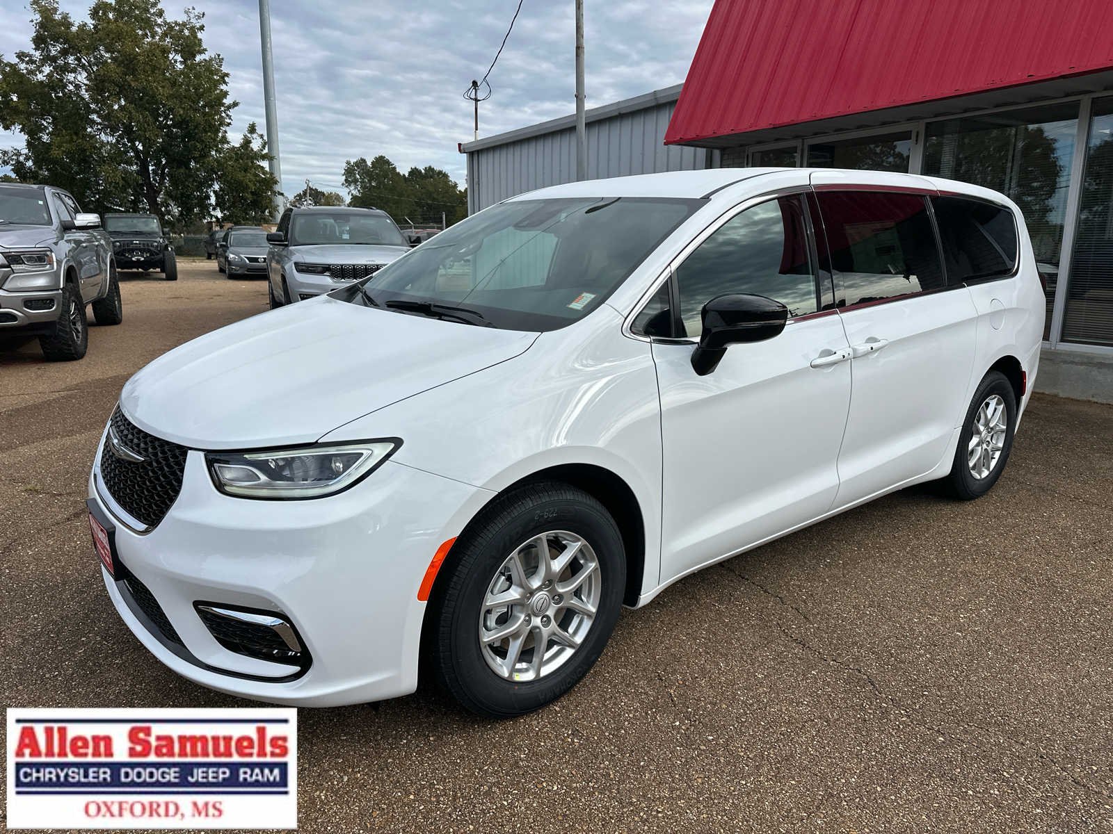 2026 Chrysler Pacifica Select - Photo 7