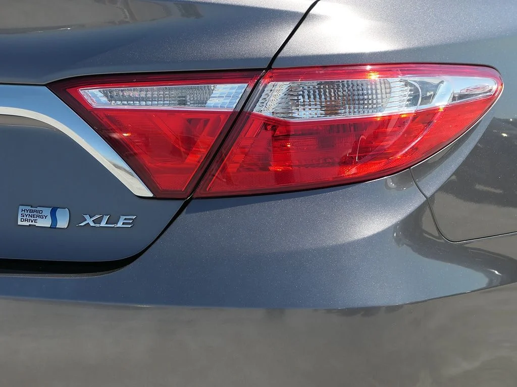 Used 2017 Gray Toyota XLE image 4