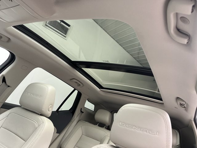 Used 2024 White Frost Tricoat GMC Denali image 7