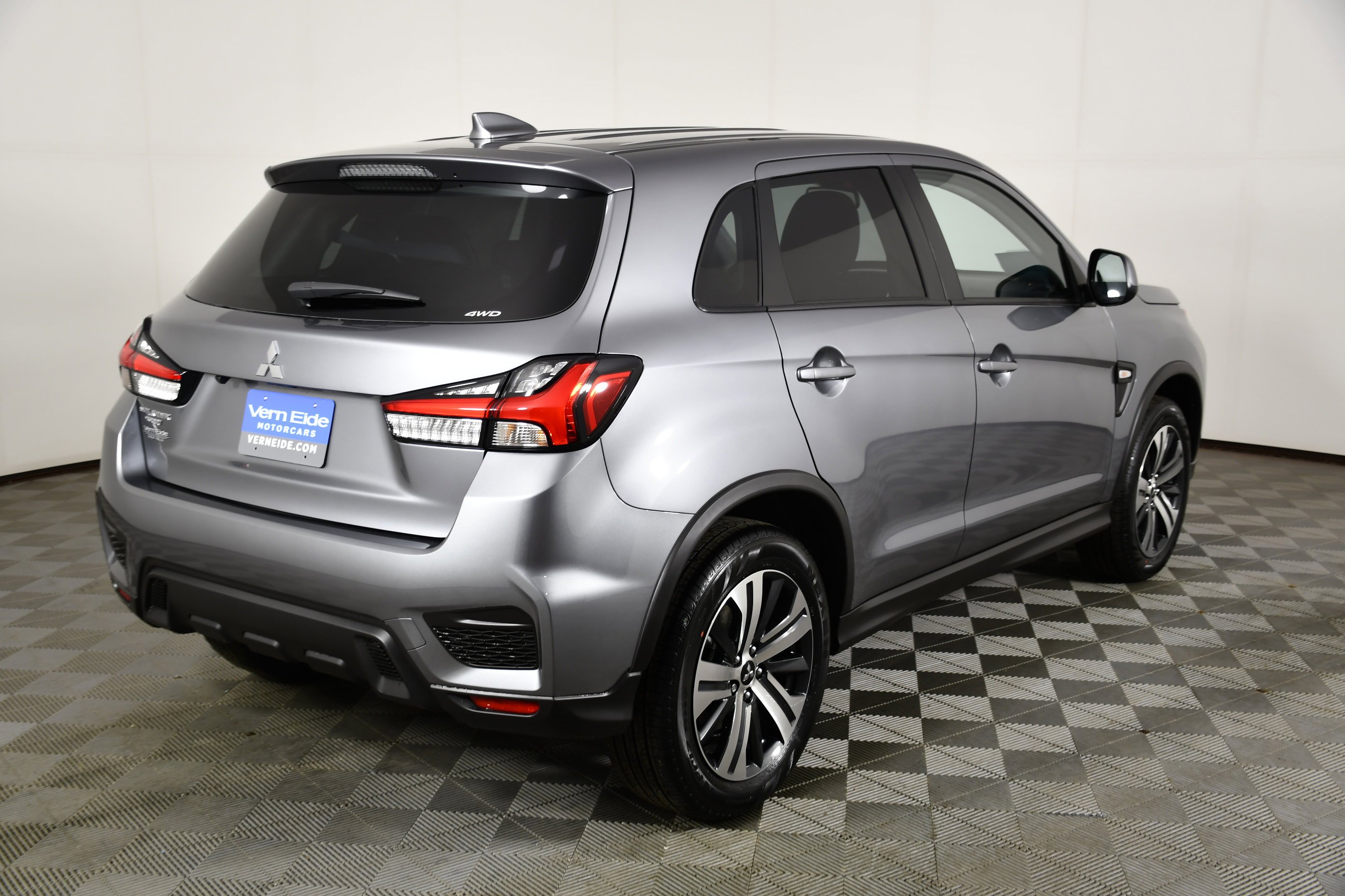 New 2026 Mercury Gray Metallic Mitsubishi ES image 6