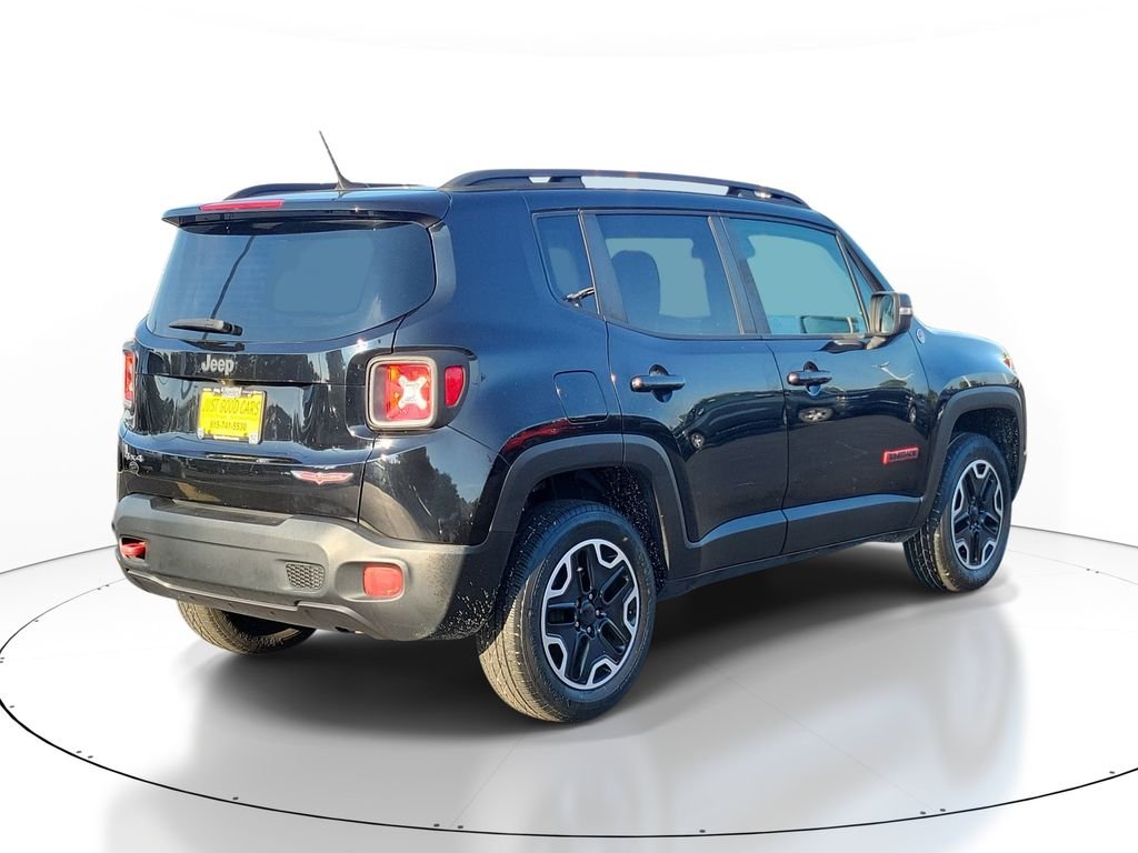 Used 2016 Black Jeep Trailhawk image 4