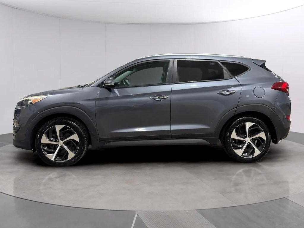 Used 2016 Coliseum Gray Hyundai Limited image 6