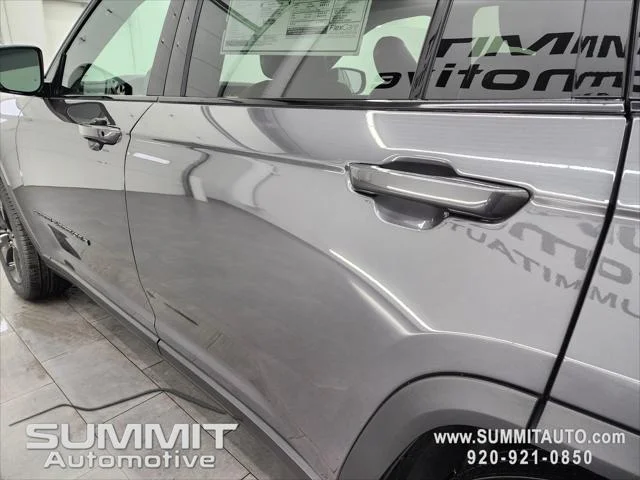 New 2025 Baltic Gray Metallic Clear-Coat Exterior Paint Jeep Limited image 48