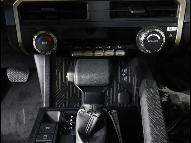 2026 Toyota Tacoma SR5 - Photo 10