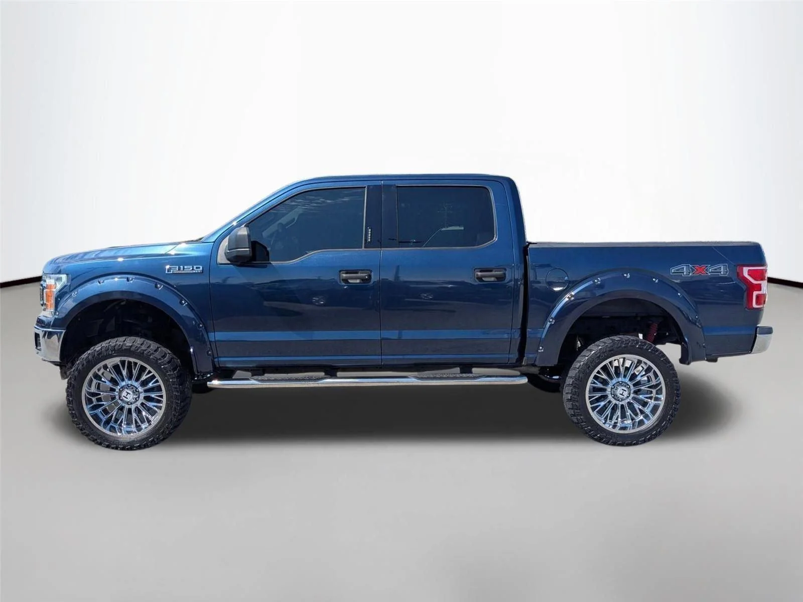 Used 2018 Blue Jeans Metallic Ford XLT image 8