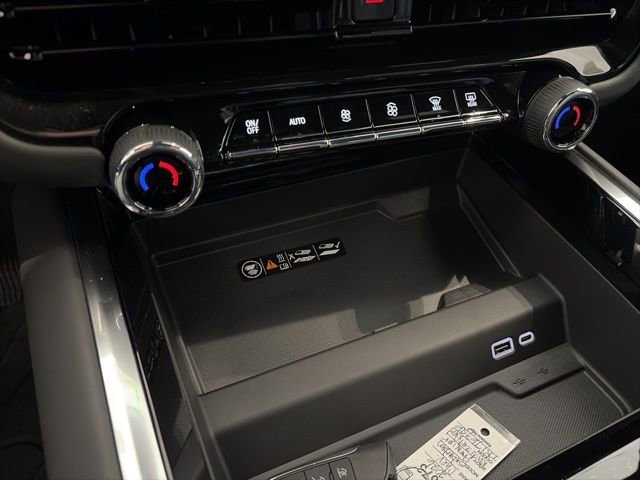 2026 Chevrolet Suburban Premier - Photo 24