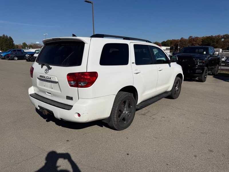 Used 2016 White Toyota SR5 image 15