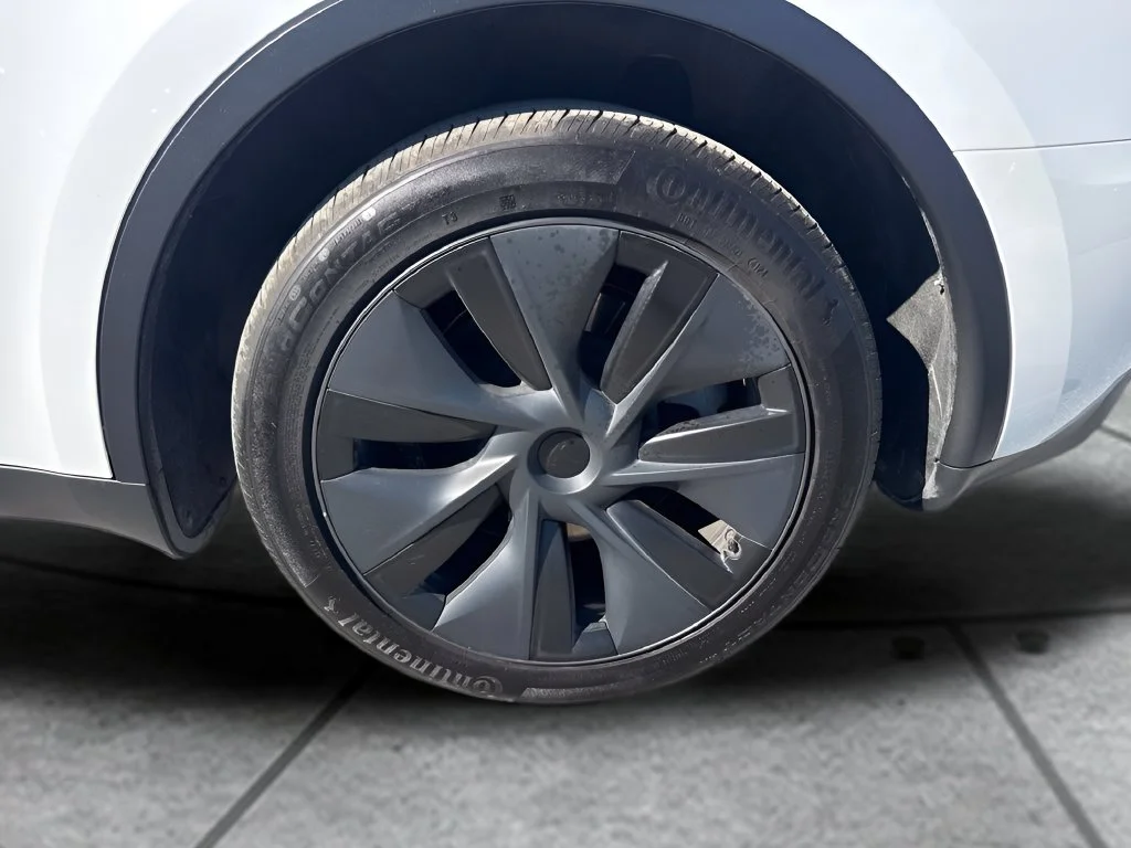 Used 2025 White Tesla Long Range image 29