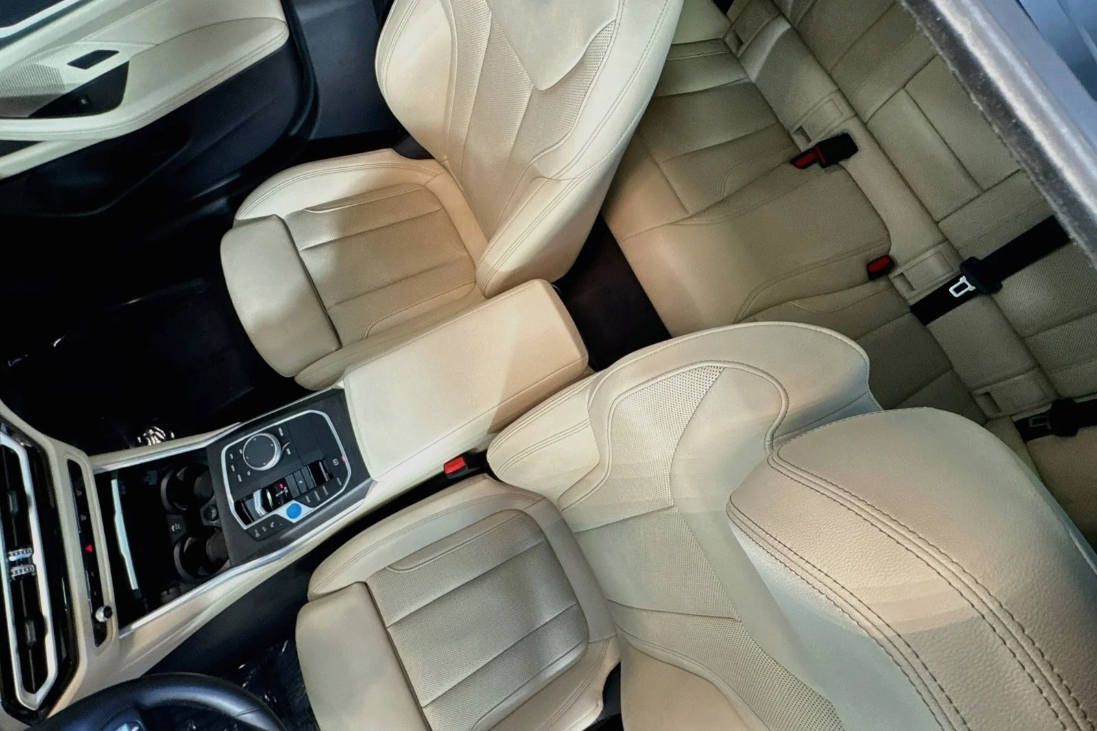 Used 2023 Skyscraper Grey Metallic BMW eDrive40 image 20
