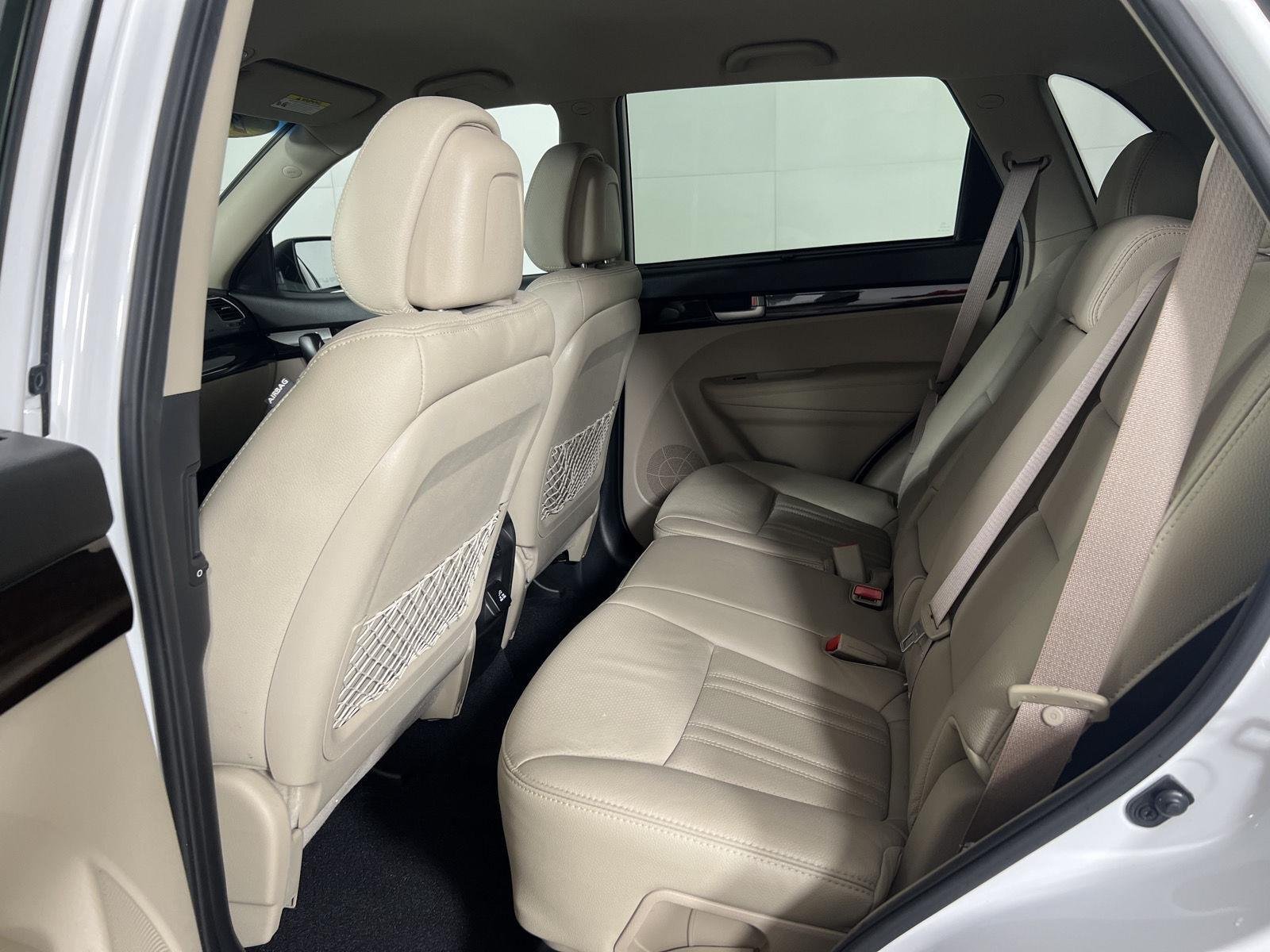 Used 2015 Snow White Pearl Kia EX image 9