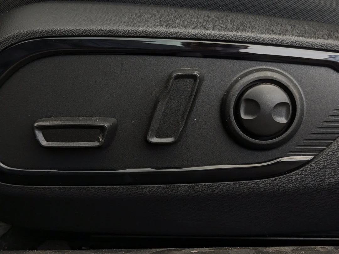 New 2026 Black Dodge R/T - - AWD - Blacktop Package - Driver Convenience Group - 3.0L Hurricane SO Twin Turbo & More! image 14