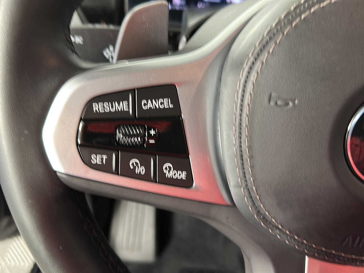 New 2026 Carbon Black Metallic BMW xDrive40i image 13