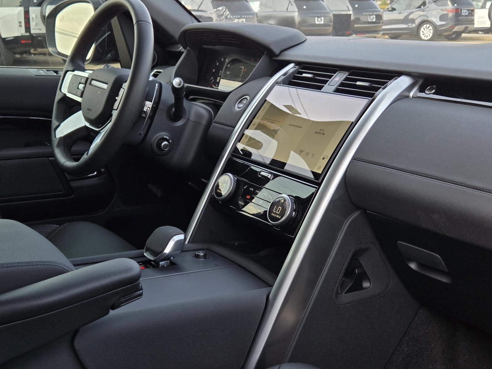 Used 2025 Santorini Black Metallic Land Rover S image 30