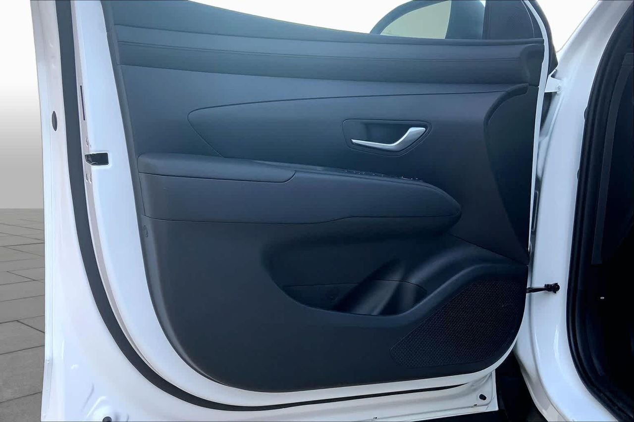 New 2027 Atlas White Hyundai SE FWD image 10