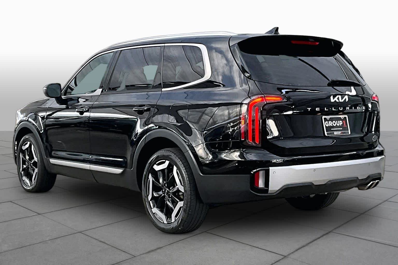 Used 2023 Ebony Black Kia EX image 12