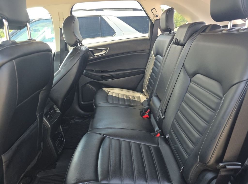 Used 2019 Stone Gray Metallic Ford SEL image 5