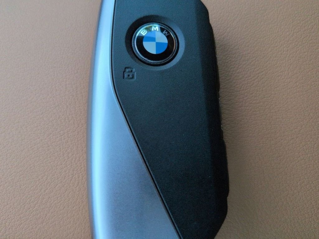 New 2026 Alpine White BMW xDrive40i image 30