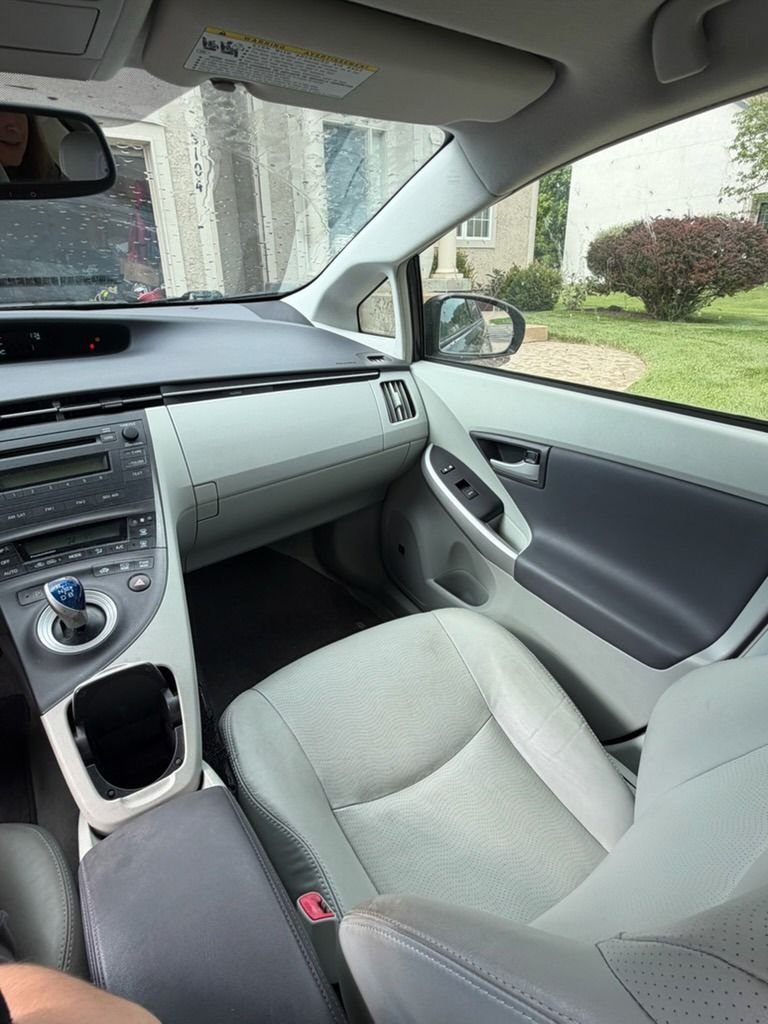 2011 Toyota Prius's photo