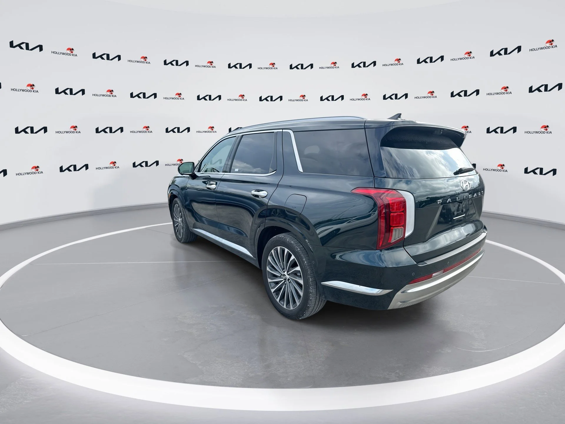 Used 2025 Robust Emerald Hyundai Calligraphy image 6
