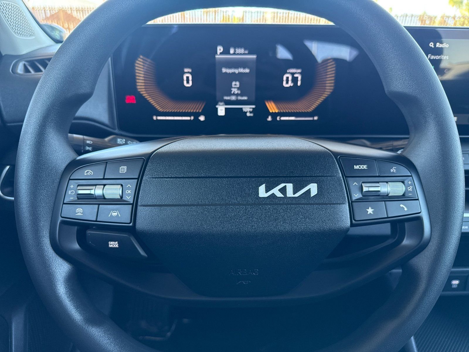 New 2026 Snow White Pearl Kia LXS image 24