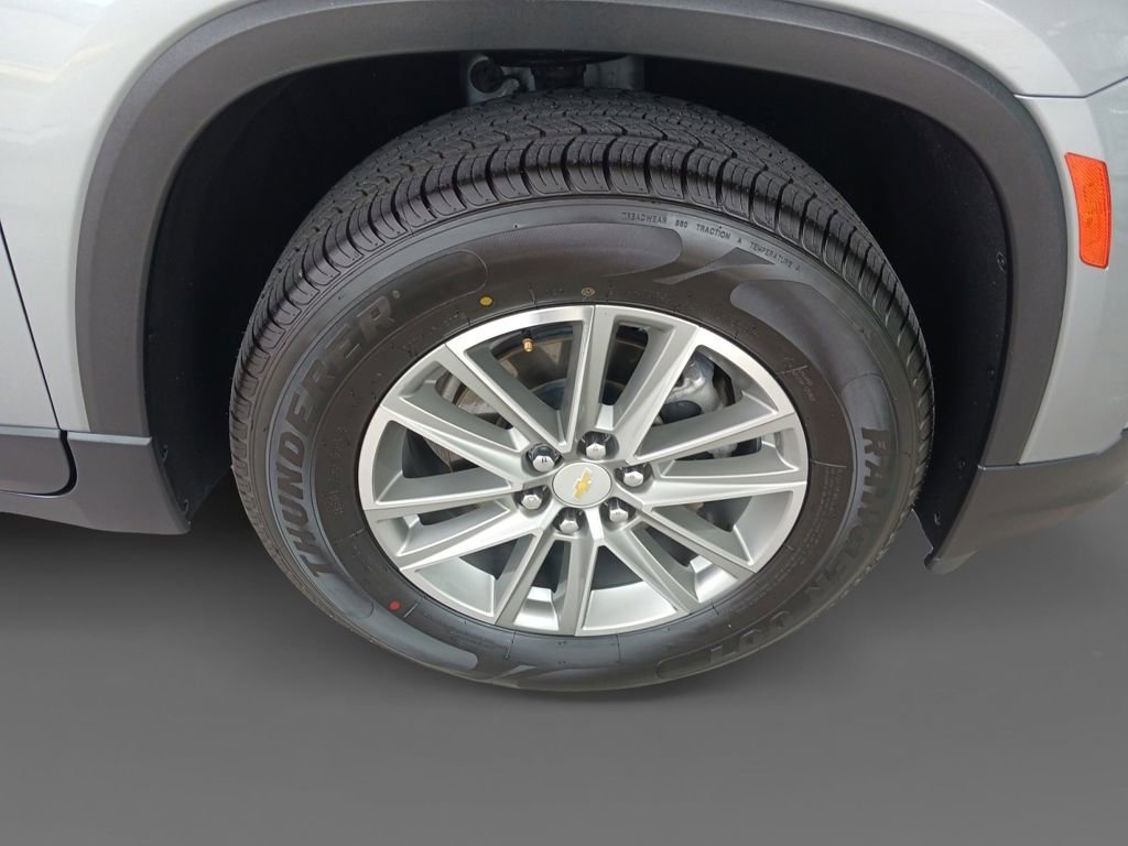 Used 2023 Sterling Gray Metallic Chevrolet LT Cloth image 31