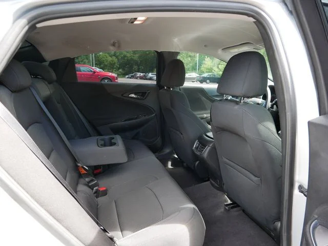 Used 2017 Silver Chevrolet Hybrid image 9