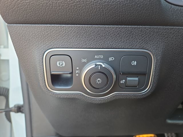 Certified Used 2024 White Mercedes-Benz GLB 250 image 21
