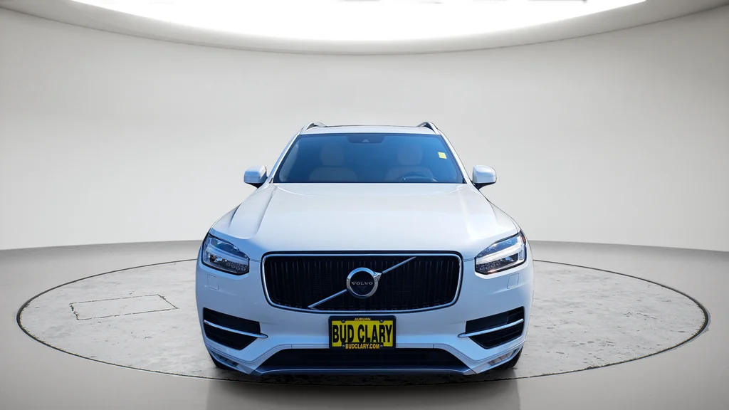 Used 2019 White Volvo T6 Momentum image 8
