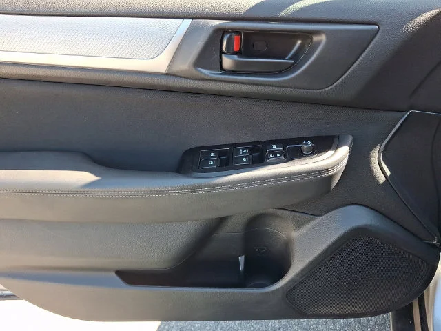 Used 2019 Silver Subaru 2.5i image 17