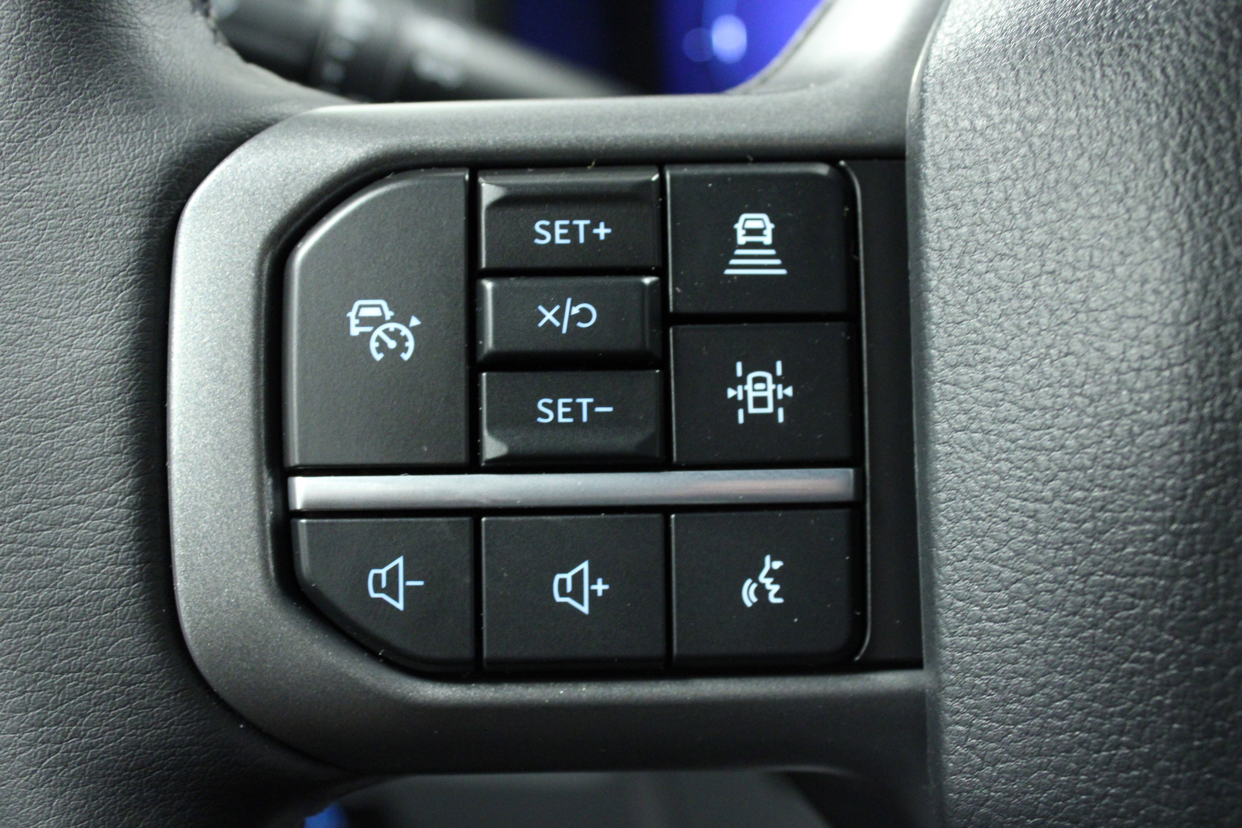 New 2026 Carbonized Gray Metallic Ford XLT image 20