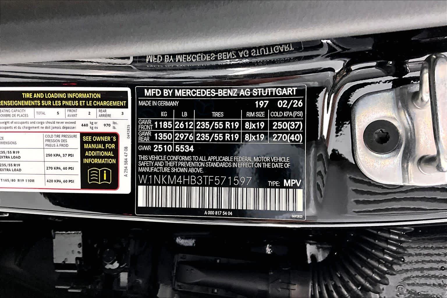 New 2026 Obsidian Black Metallic Mercedes-Benz GLC 300 image 25