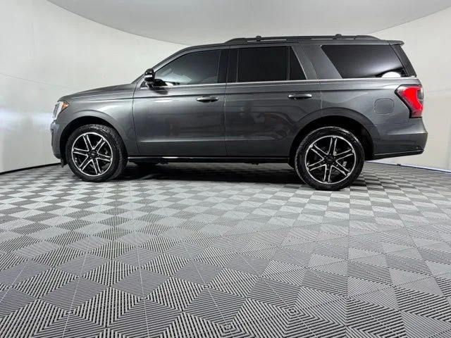 Used 2019 Gray Ford Limited image 4