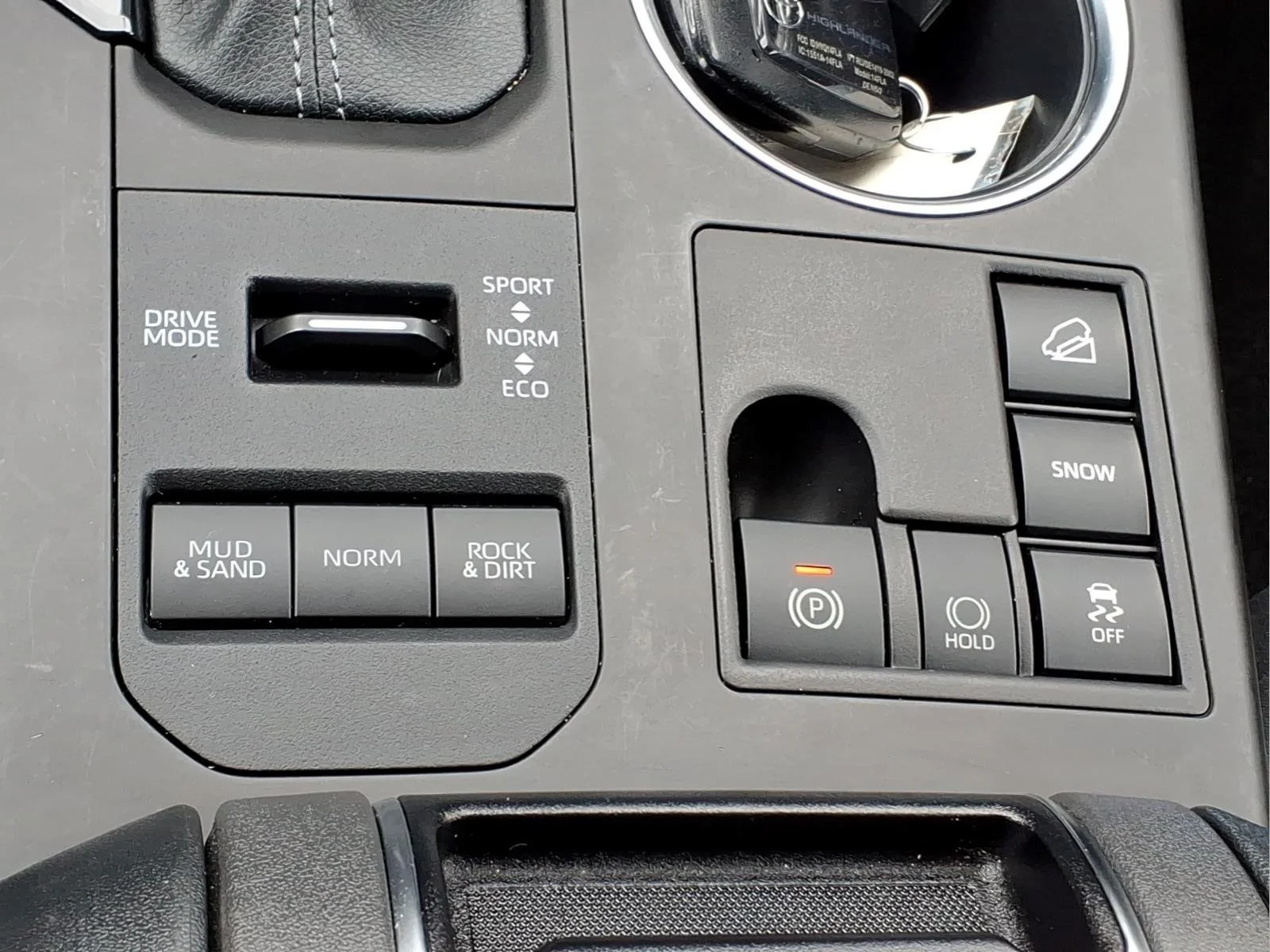 Used 2023 Beige Toyota XLE image 18