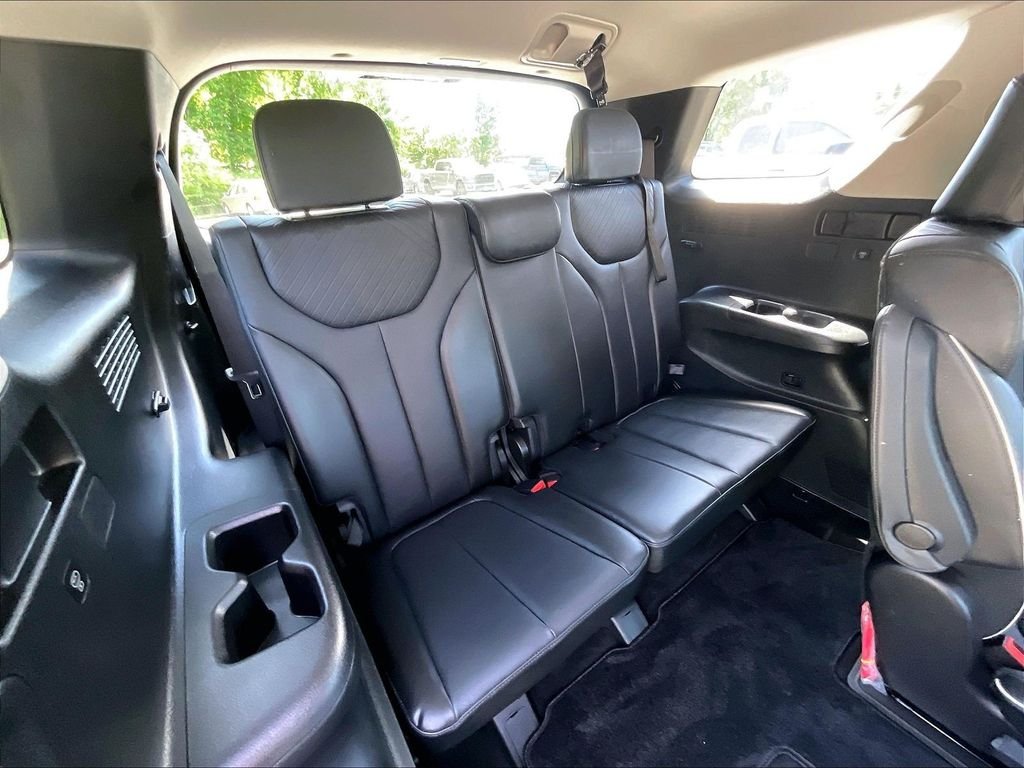 Used 2023 Black Hyundai SEL image 17