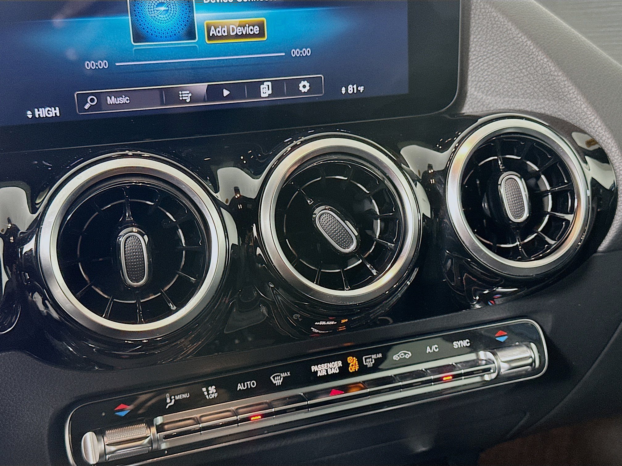 Used 2022 Denim Blue Metallic Mercedes-Benz GLA 250 image 12