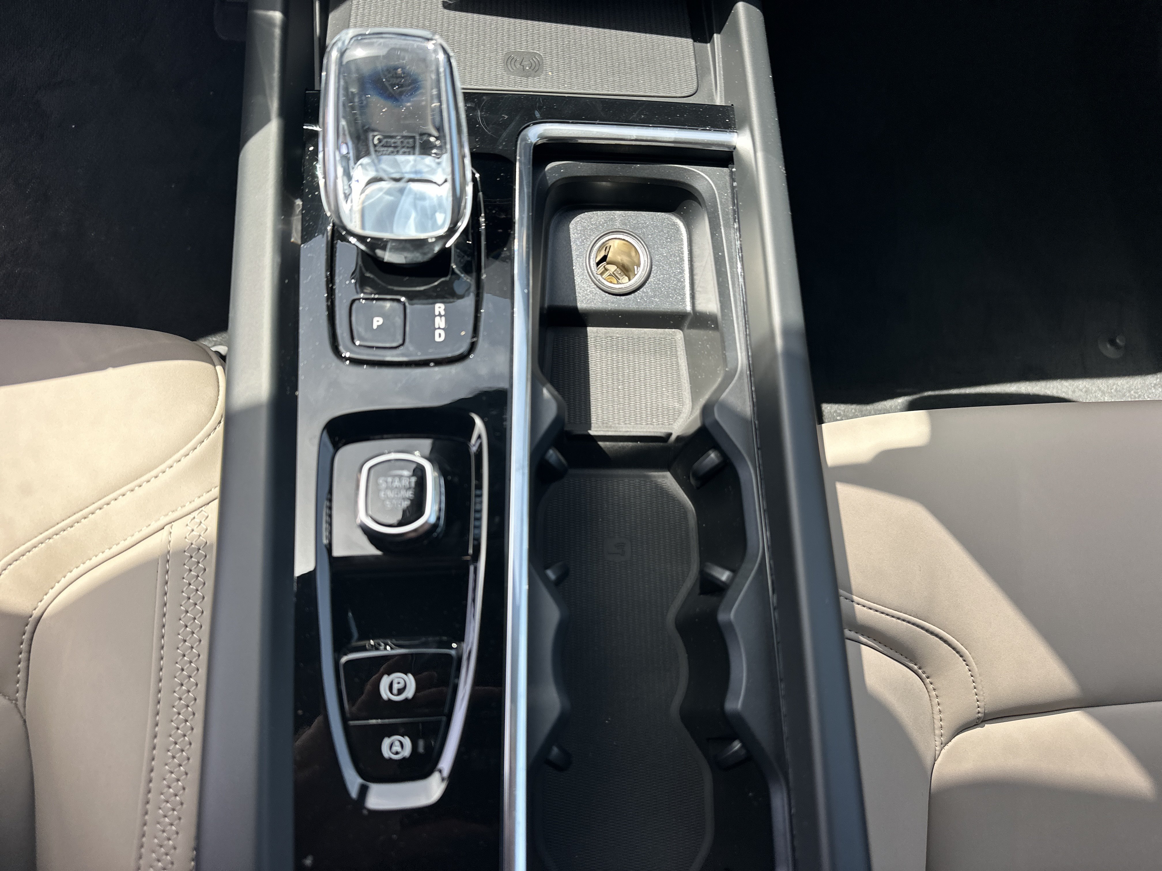 New 2026 Vapour Grey Volvo Plus image 21