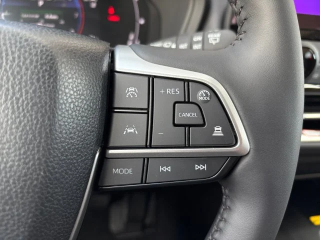New 2026 Wind Chill Pearl <sup>1</sup> Toyota  XLE image 27