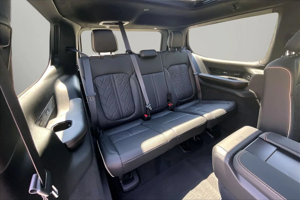 New 2026 Bright White Clearcoat Jeep Summit Reserve image 24