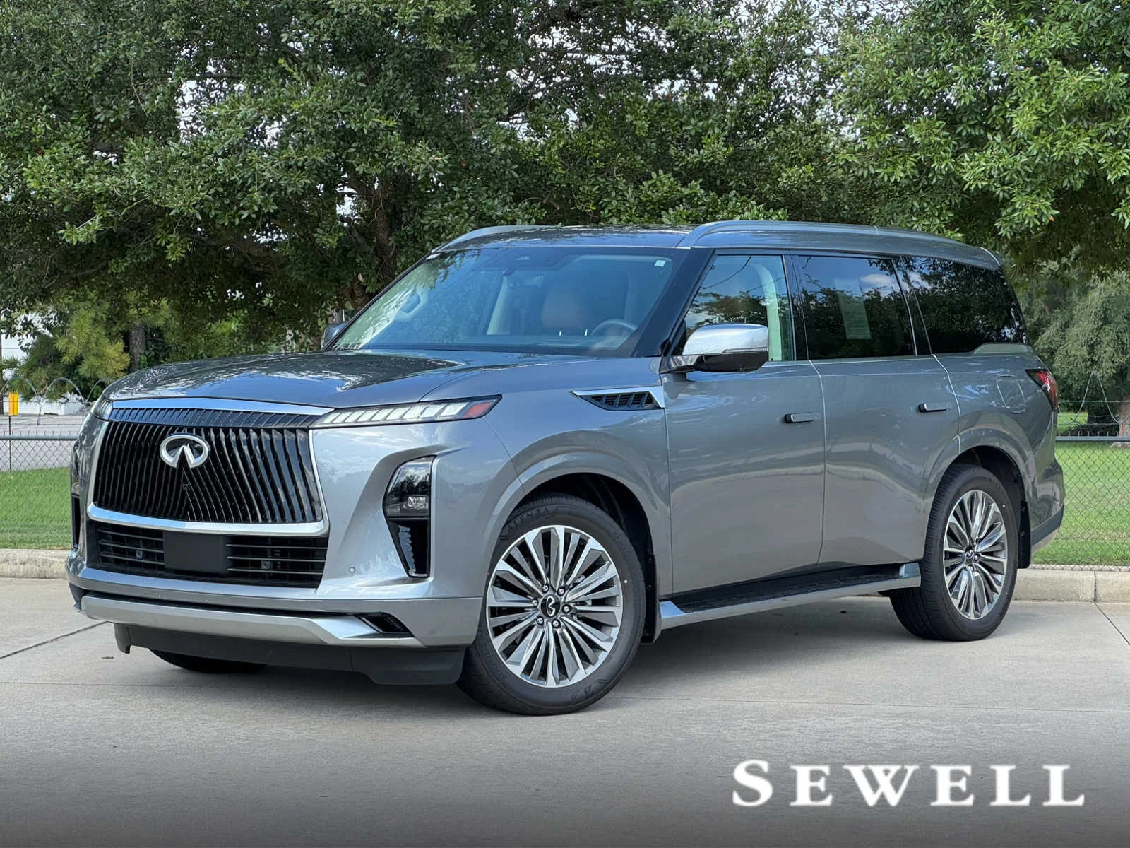 2026 INFINITI QX80 LUXE